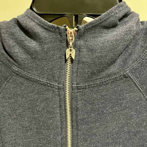 Victoria’s Secret sweatshirt with hoodie and gold sequins - Picture 15 of 16